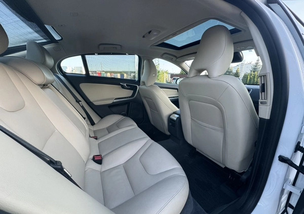 Volvo S60 cena 62000 przebieg: 177235, rok produkcji 2017 z Syców małe 407